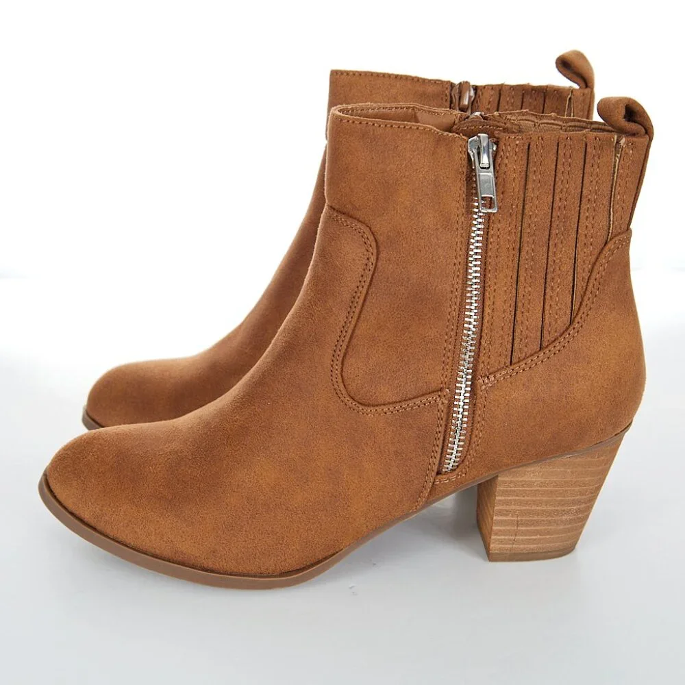 DV Dolce Vita Caitie Bootie in Tan Women's Size 8 NWT - Picture 3 of 8